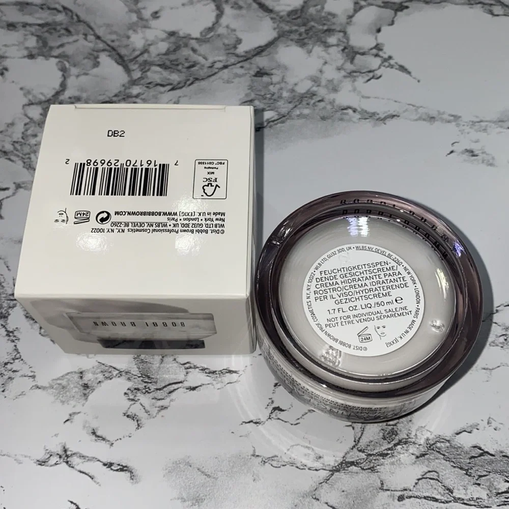 NWT Bobbi Brown Hydrating face cream Never used Still in box Batch code DB2